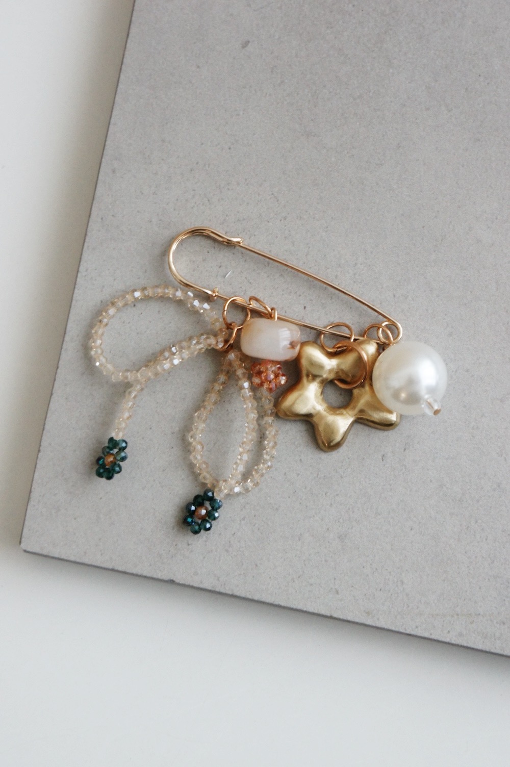 Brooch 04 (PO30Sep)